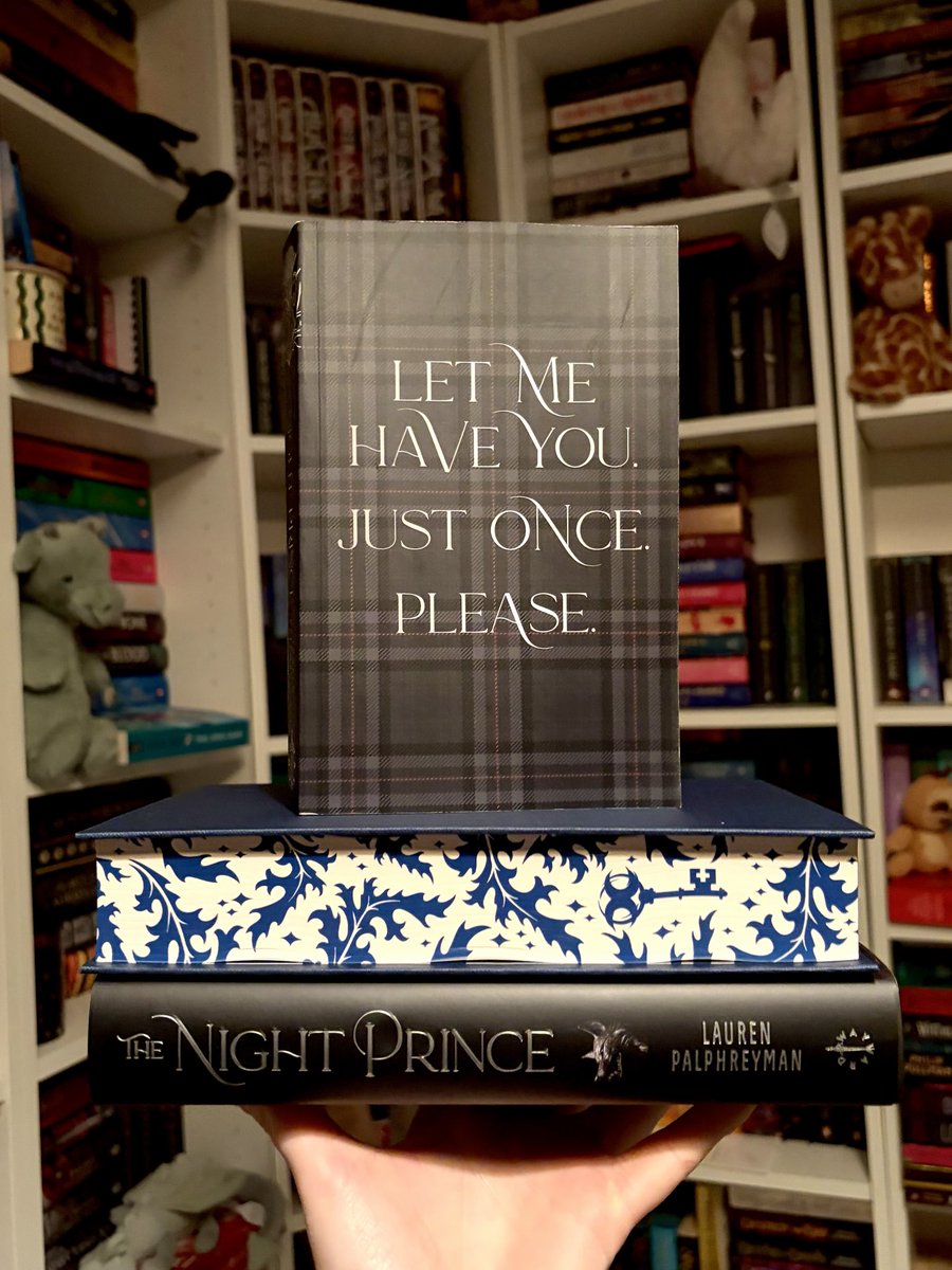 bobbies_books's tweet photo. I need the third book immediately. I need to know what happens. I am obsessed with this series. 

Series is The Wolf King by Lauren Palphreyman. https://t.co/SEtC7gzVV4