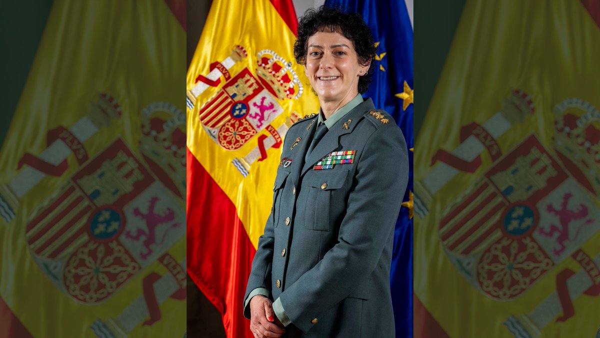 Enhorabuena por su ascenso a Coronel. Hace historia como la primera mujer en lograrlo en la Guardia Civil, pero sobre todo lo hace por su trabajo, su liderazgo y su vocación de servicio. 
Un hito que refleja avance, mérito y compromiso 
Que el nuevo destino le traiga grandes
