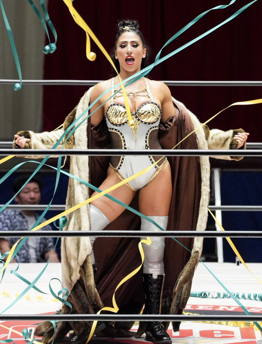 Capri_wwe's tweet photo. Cats out of the bag!! Words cannot describe how grateful and excited I am for this opportunity  🥹🙏🏼💕 after getting injured right after my last tryout and having to start back at zero, to having the craziest year of my life, I’m ready 💪🏼 @wwerecruit https://t.co/PtUm4NKQ4j