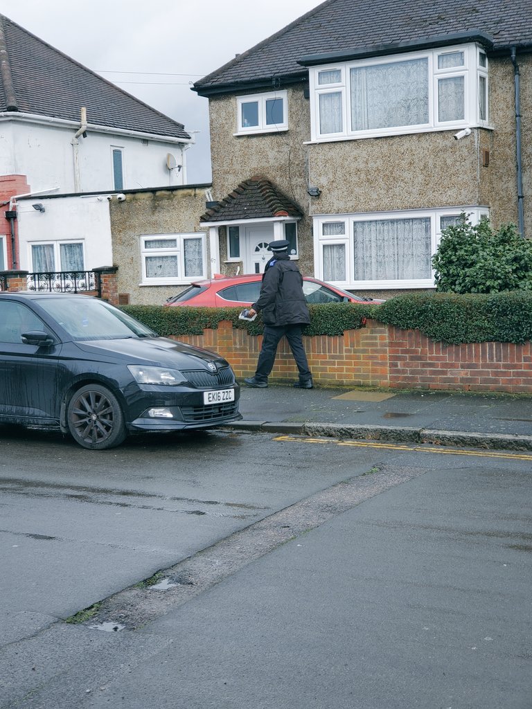 MPSHounslowHth's tweet image. Hounslow Heath SNT assisted by @MPSHestonWest SNT  were  on MUNSTER  &amp;amp; CONNAUGHT AVENUE Hounslow today   leaflet-droping some 300 Leaflets encouraging residents to sign up to MET ENGAGE. 
#teamworkmakesthedreamwork 
#BeSafe 
#localpoliceunit