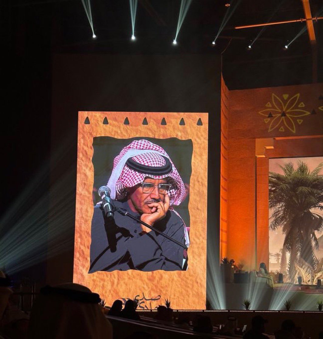 KUhd2222's tweet image. انتي اجمل ❤️