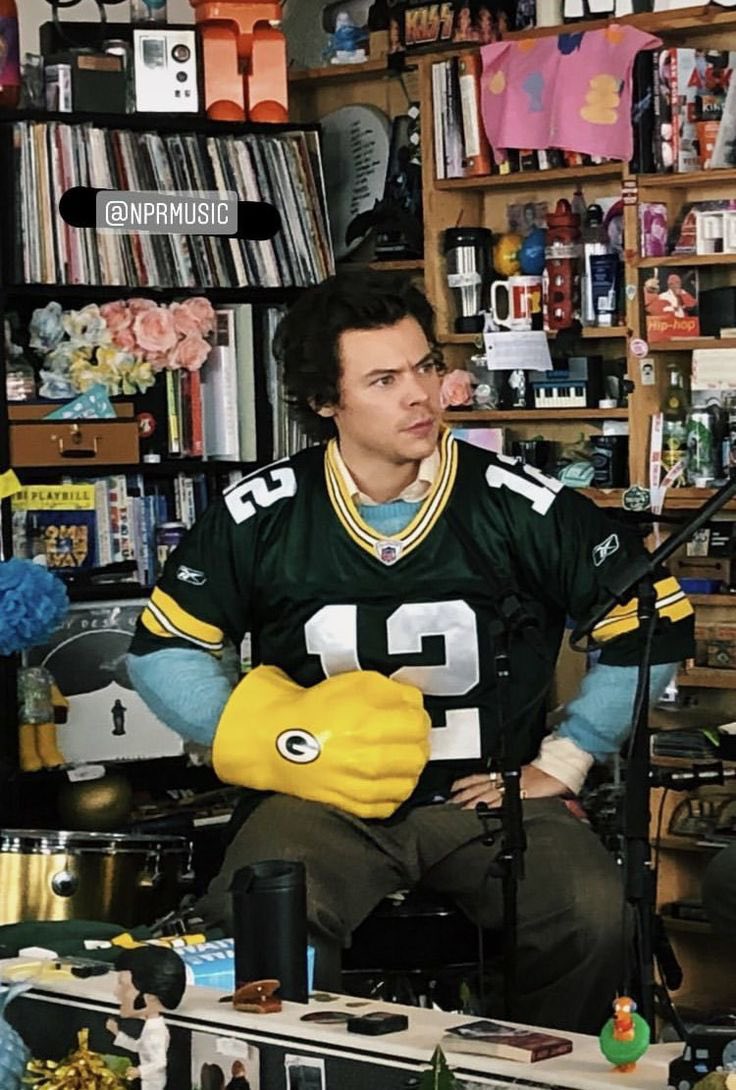 sashasmidget's tweet image. everyone who is so shocked Harry is having a listening party in Madison has clearly forgotten about the ancient texts