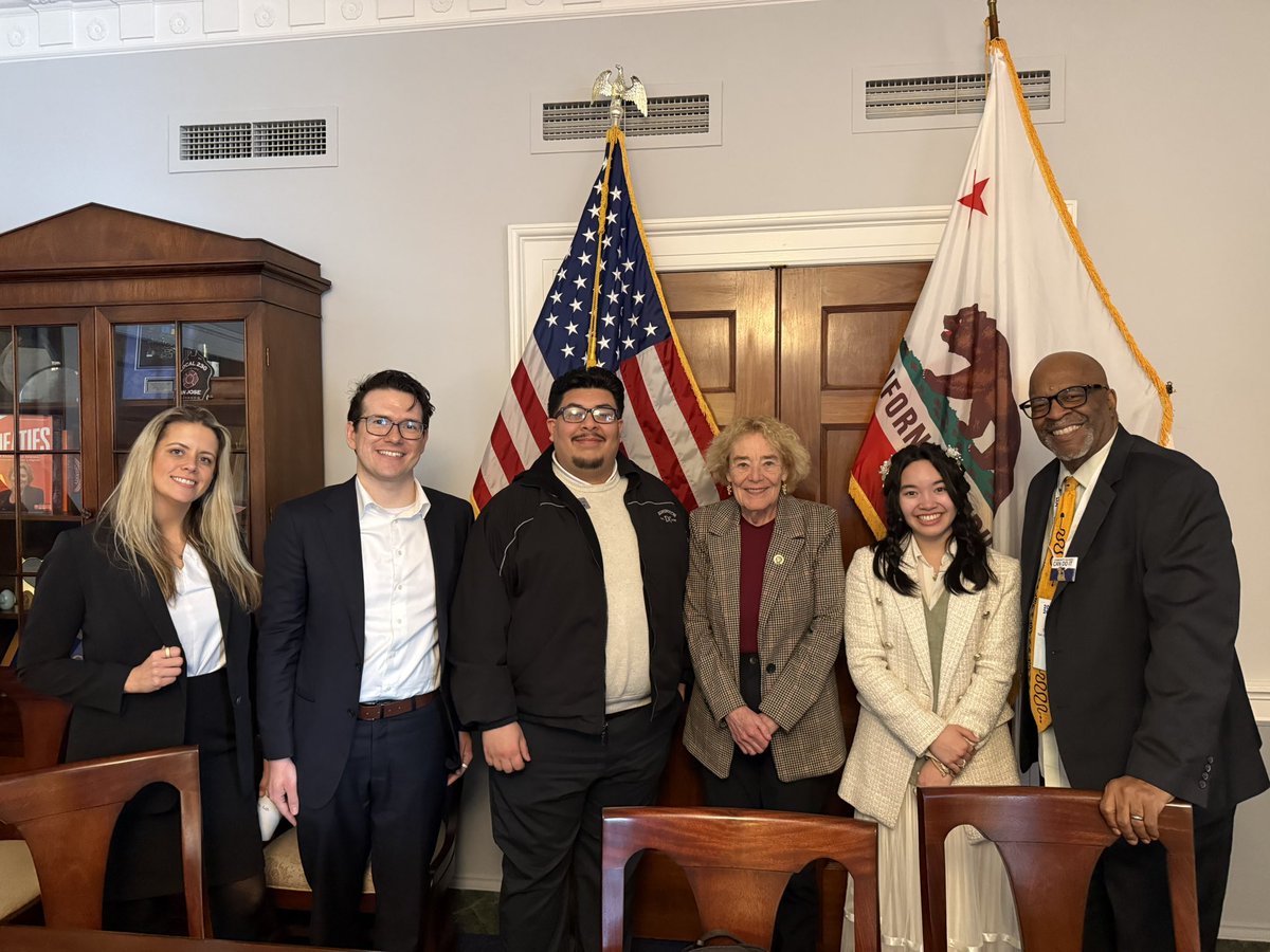 Rep. Zoe Lofgren tweet media