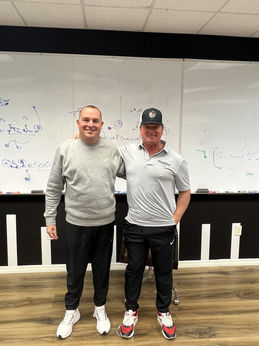 fhscoachjones's tweet image. Spent the last couple days in Tampa. Got to experience a bucket list deal for me got to talk ball with @BarstoolGruden it was AWESOME. Definitely got better❗️ Learned some great stuff! #KnowledgeIsKey #BallCoach