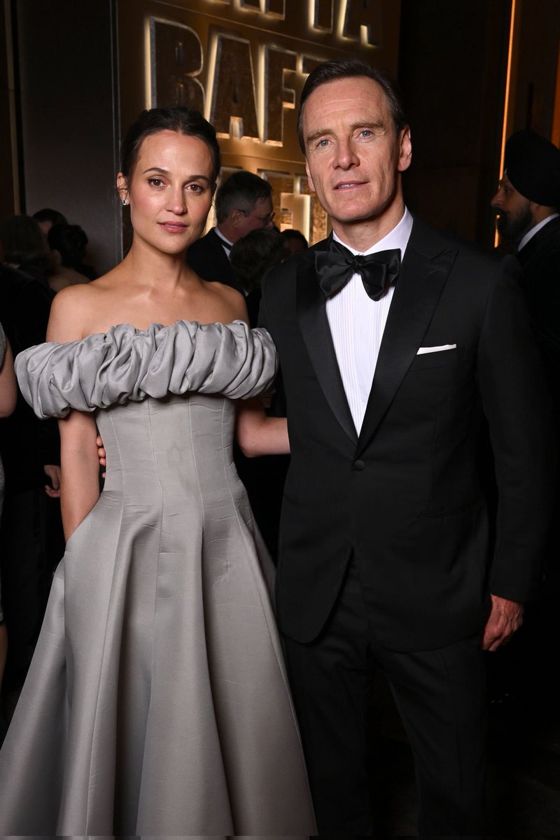 📸Alicia Vikander comparece ao BAFTA Invest in Talent Gala 2026 no The Chancery Rosewood em 12 de fevereiro de 2026 em Londres, Inglaterra.