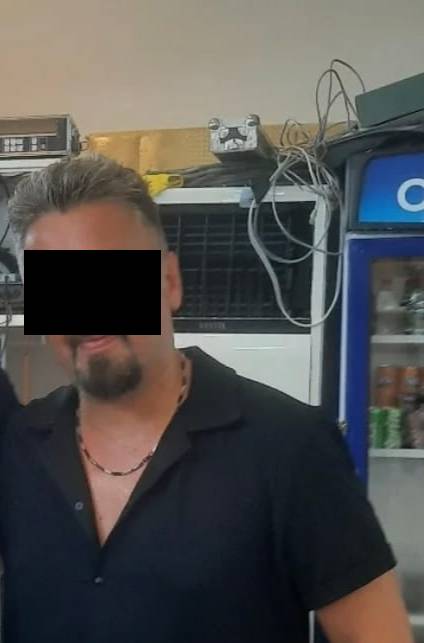 2026/9
12 Şubat 2026

Bolu İl Emniyet Müdürlüğü kadrosunda görevli 5. dönem polis memuru Nurullah E., araç içerisinde beylik tabancası ile başına ateş etmek suretiyle intihar etmiştir.

 emniyetintiharaniti.org/intiharlar/nur…