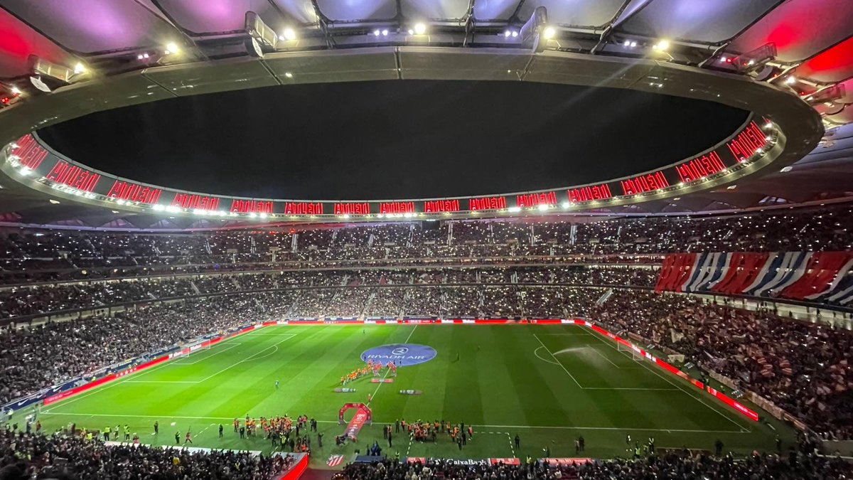 Primero fue Madrilucia, y luego quejarse de las linternas en la previa de Copa en La Cartuja pa que ahora lo hagan justo a la semana siguiente 😂😂😂😂 #fijarzebien