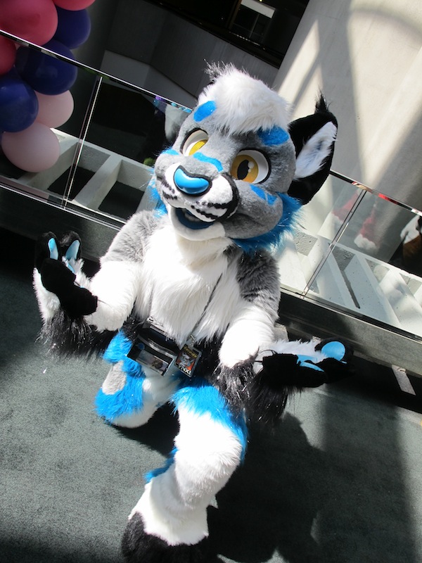 Sabotage 1.0 and 2.0! How cool it would be to remake some of these oldies again but in my current style 💙💛🧡