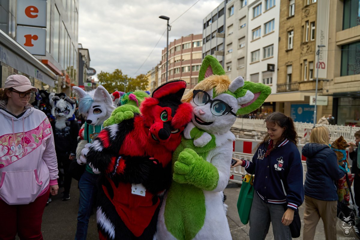 Howlingceltera's tweet image. #Fursuitfriday Throwback to Fall when I attended "Karlsfurs" Suitwalk and meet a bunch of lovely fluffs.~
had a nice conversation with "Lab_Ratz"

📷 @coolbigandy 
my Suit by: @Manguwu_ 

#Furry #Fursuit #Sylveon #FursuitEverday #furryfandom #furrycommunity #cosplay