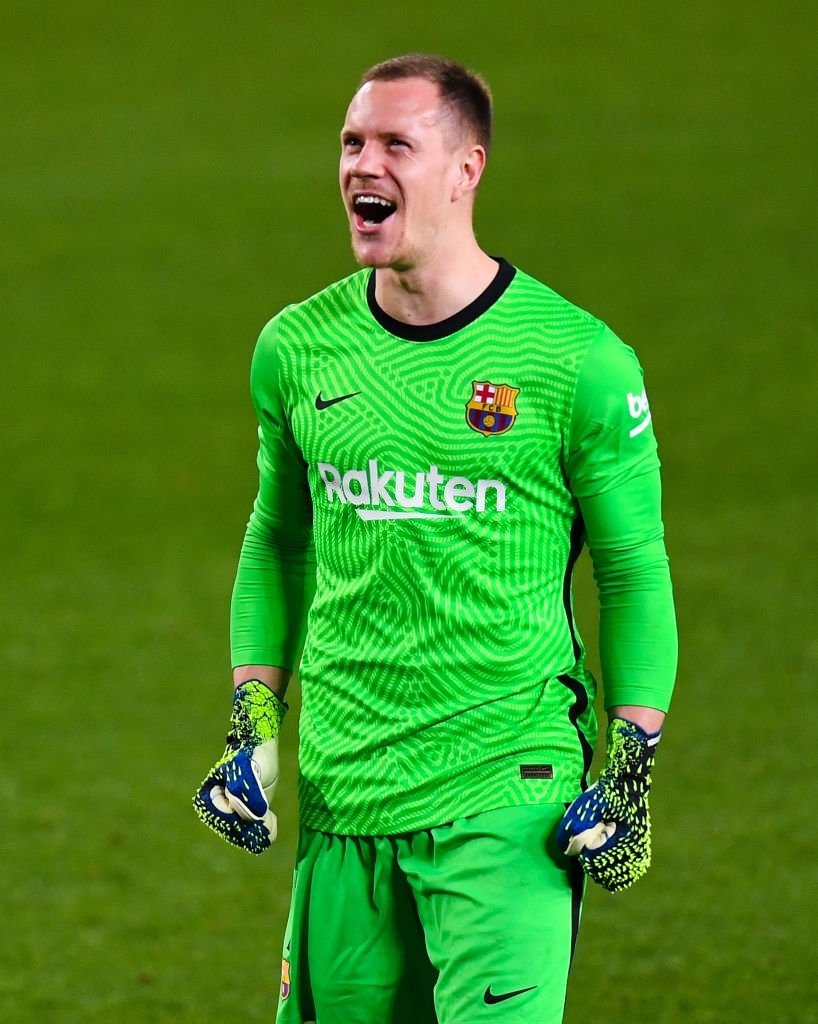 Joan buzz cut arc....