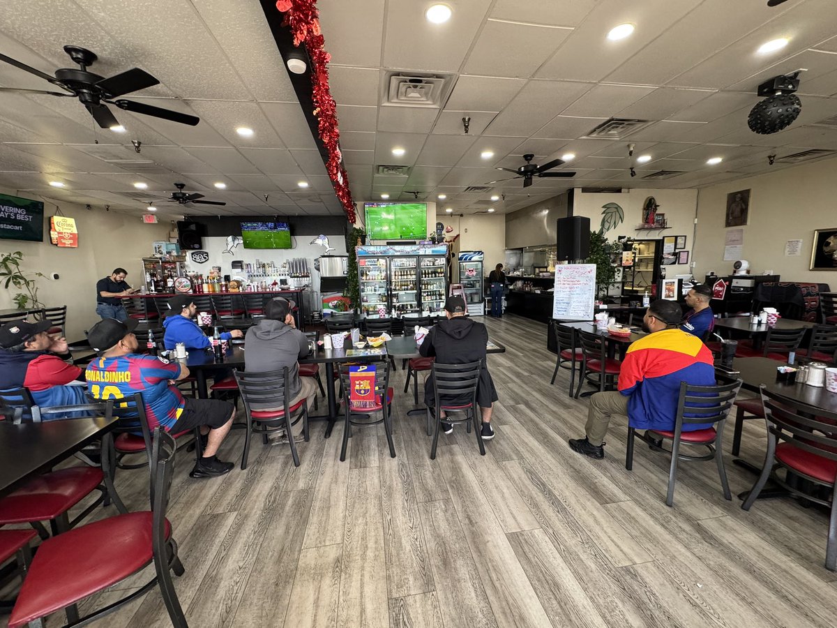 fcb_fresno's tweet photo. Saludos de La Penya Blaugrana de Fresno!! Vamos Por La Ventaja en la ida! VISCA BARÇA! 💙❤️@ESPNMarioKempes @mauriciopedroza @fernandopalomo @RichardMendezTV @DonBisca @moillorens @Rortiz_ESPN @ESPNDeportes @LaLiga #LALIGAxESPN #AtleticoMadridBarça #CopaDelRey https://t.co/w2XYtUbg50