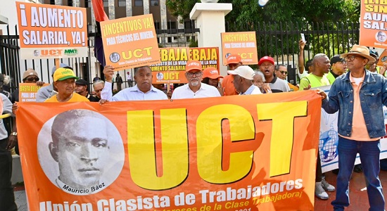 UCT demanda mejores condiciones laborales en el Minerd

saturno.com.do/nacionales/202…

Realizó una Parada Sindical frente al Ministerio de Educación

#educacion #sindical #sueldo #salariomínimo  #saturno #saturnoticias #saturnodigitalrd <a href="/UnionUCTRD/">Unión Clasista de Trabajadores UCT</a> <a href="/EducacionRDo/">Ministerio Educación RD</a>