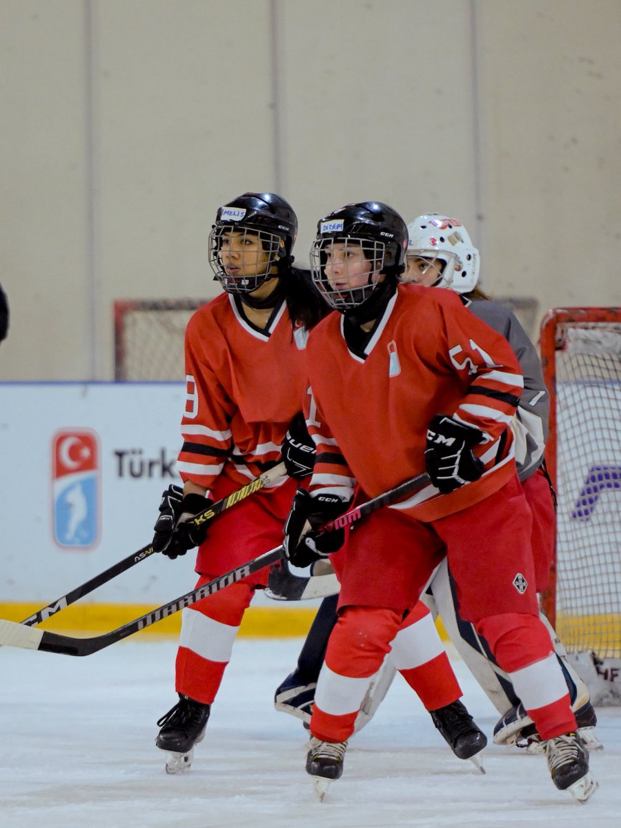 Akşam antrenmanından kareler. 📸

📍 Kamp: Gebze, Şehit Er Oğuzhan Demir Olimpik Buz Pisti

🏆 2026 IIHF Kadınlar Dünya Şampiyonası (Div. III, Grup A)
🗓 23 Şubat - 1 Mart 2026 | Zagreb, Hırvatistan