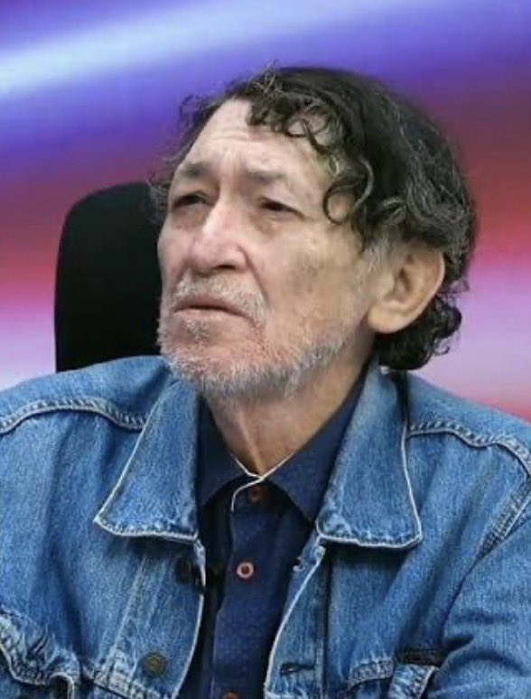 Ya no tome tanto le está atrofiando el cerebro, da pena que su familia tenga que llamarme disculpándose por usted.
Esa foto hasta olor tiene.
Cuídese mucho.