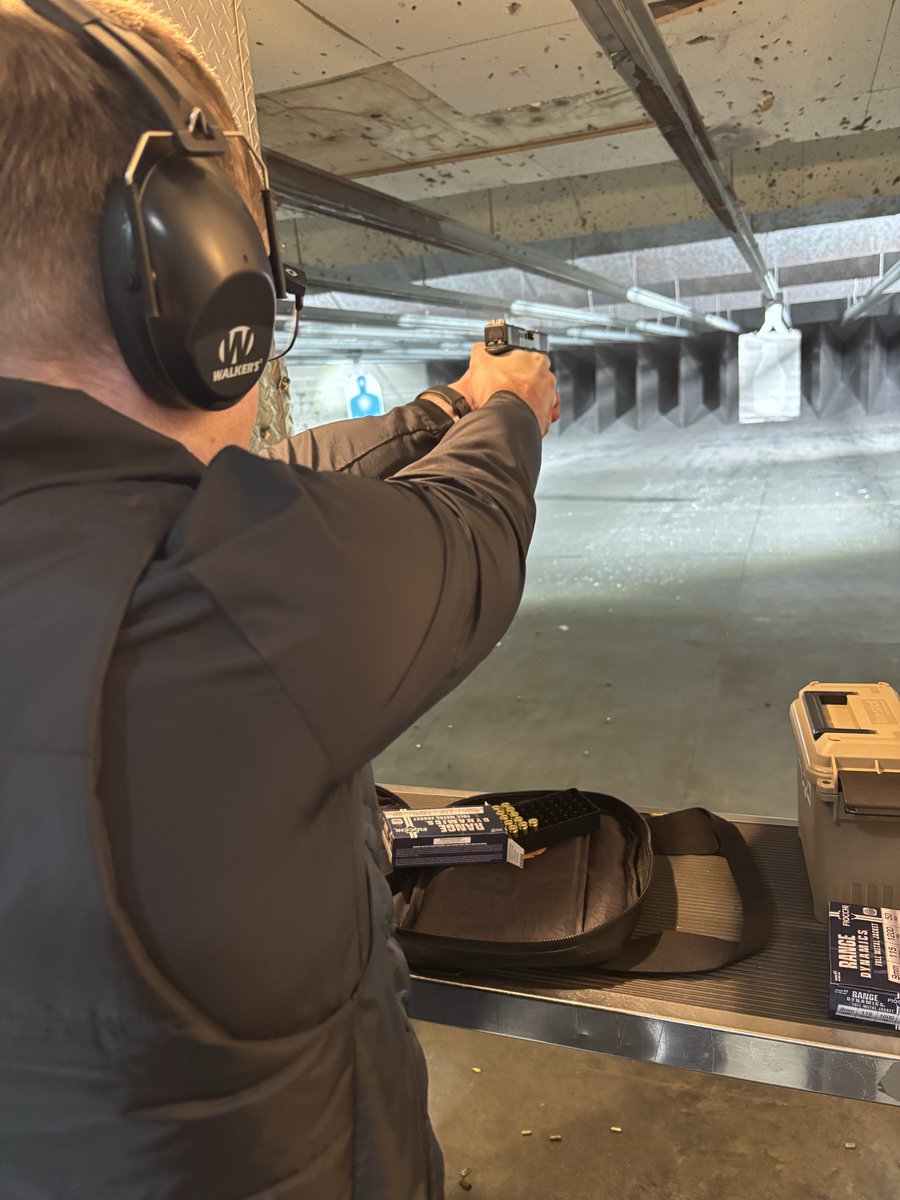 Mark R. Hall tweet media