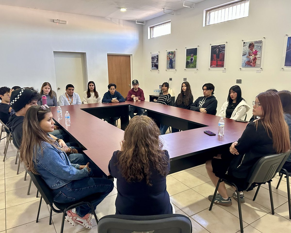 Las y los alumnos de Ingeniería Biomédica visitaron COMUDIS para conocer sus instalaciones y reconocer el papel fundamental que su carrera desempeña en la atención y mejora de la calidad de vida de personas con discapacidad. ♿✨

#JóvenesH #IHJ #JuventudHMO