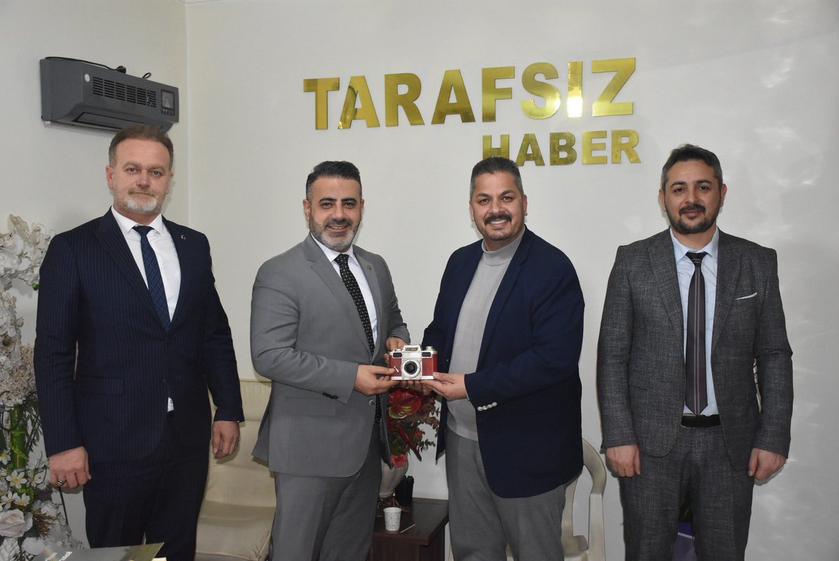 Şehrimizin basın kuruluşlarından olan Batman Tarafsız Gazetesi’nin 12. Kuruluş yıldönümünü kutluyorum. 

Başta  imtiyaz sahibi Sn Cebrail UYANIK olmak üzere tüm çalışma ve ekip arkadaşlarına başarılarının devamını diliyorum.