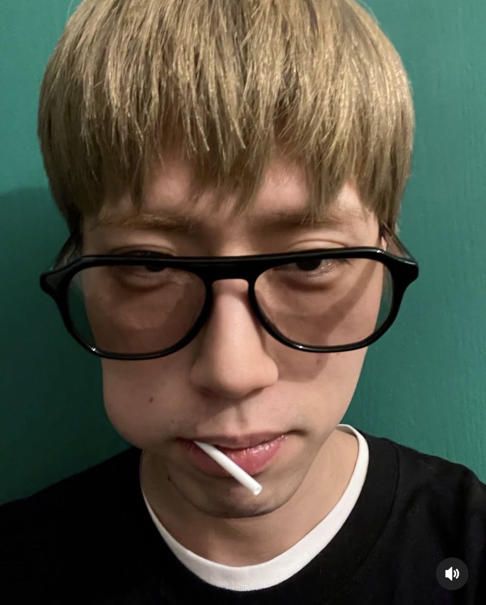 Nomad_msl's tweet photo. 안경고히 https://t.co/3boQkNfy0E