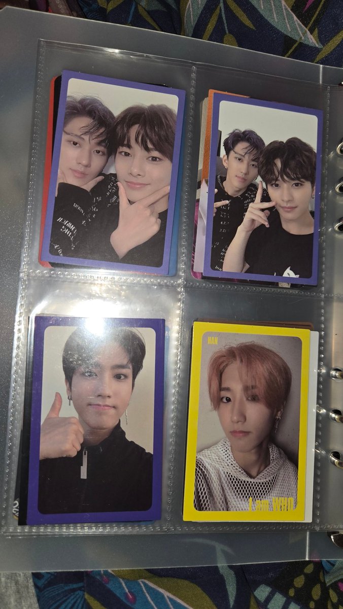 hanhaohui's tweet photo. I haven't posted in ages but looking to sell some photocards cuz im so broke rn and have some stray kids and need to organise my seventeen ones but would anyone be interested if I uploaded to vinted? 

#skz #photocards #skzwts https://t.co/EVA1InIyRT