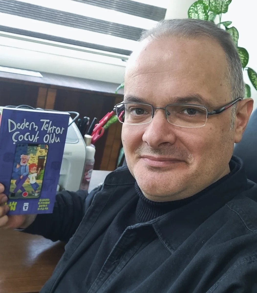 Kitapyurdu Türkiye’nin en iyi kitaplarını seçiyor. Bu yıl da çocuk kategorisinde finale kaldım. Şimdi final oylaması yapılacak. Geçen sene ikinci olmuştum, bu sene ne olacak bilmiyorum. Hayırlısı artık. Oy vermek isterseniz buyurun; Çok teşekkürler :)

kitapyurdu.com/index.php?rout…