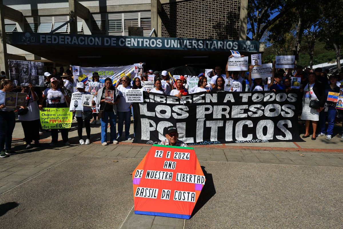 ¡Esta lucha es por nuestros caídos! 🇻🇪

En nombre de Bassil Da Costa y de todos los jóvenes víctimas de la dictadura: ¡Vamos a ser libres!