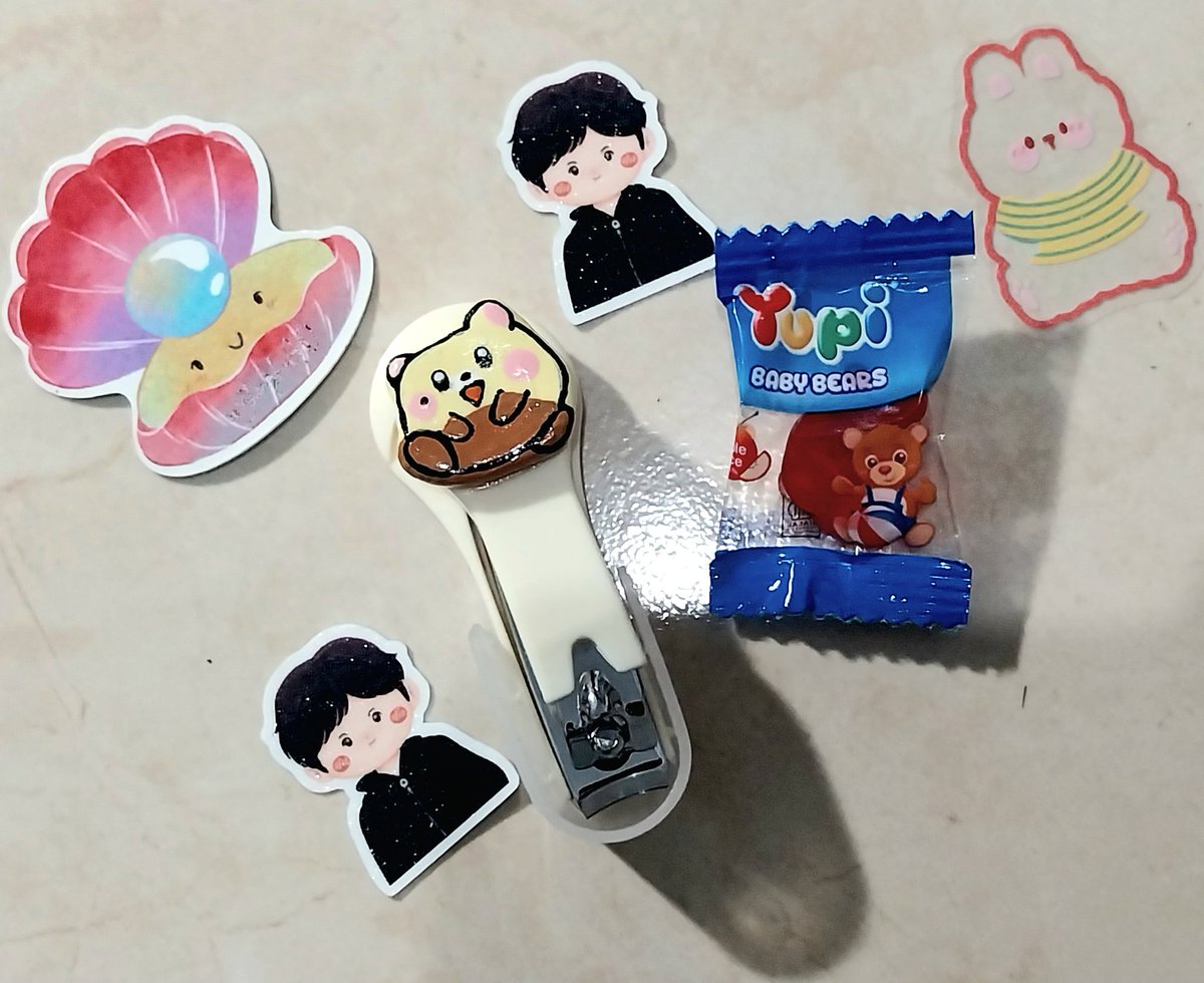 jisungoftheday's tweet photo. 4. from @Chavaadaily &amp; @panpan14_
very very kiyowo dan usefull, soalnya kebetulan potongan kukuku hilang😭😭. makasih kaka kaka cancii💗💗 https://t.co/ReAvsyUQnh