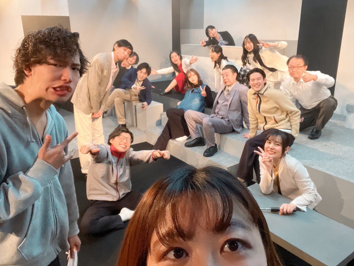 pacterrr's tweet photo. 2日目も満席で、作品も好評で、ほんとただ幸せだ…
素敵な感想は　#星を食べる女 
明日がくるのが楽しみ🫶
14時〜と19時〜、お席あるって！見逃さないでね🌌
チェキもバンバン手に入れたってください🙏

ゆうあくんが金平糖くれた…森下先輩🥺✨
みかねぇも来てくれて嬉しすぎ！酒を沢山貰いました🤣❤️ https://t.co/XH8aNFkqMv