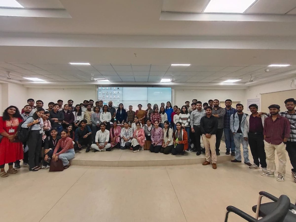 mcu_bhopal's tweet photo. माखनलाल चतुर्वेदी राष्ट्रीय पत्रकारिता एवं संचार विश्वविद्यालय भोपाल में गुरुवार IBC24 न्यूज़ चैनल  द्वारा कैंपस प्लेसमेंट ड्राइव आयोजित, दो दिवसीय प्लेसमेंट ड्राइव का शुभारंभ IBC24 न्यूज चैनल की एचआर सोनम लूथरा एवं सतीश सिंह ठाकुर, प्लेसमेंट सेल अधिकारी प्रो. कंचन भाटिया ने किया https://t.co/Ylt8vZmCM6