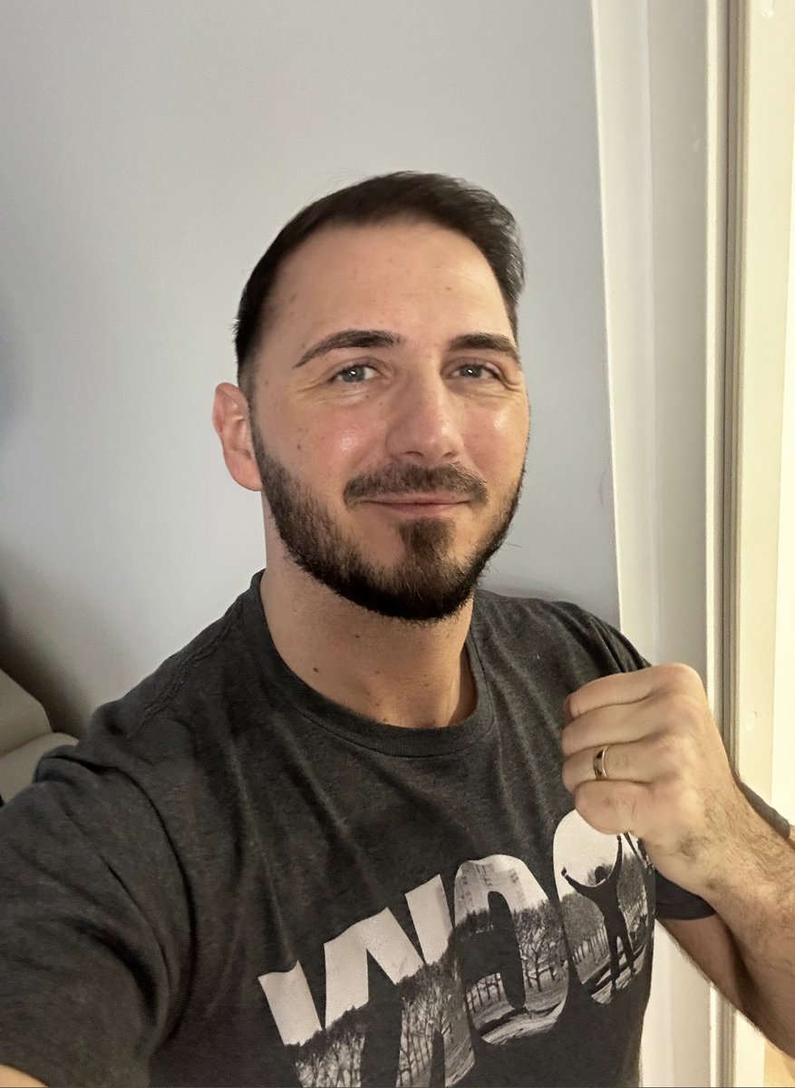 The show must go on. 💪 Sonntag, 21 Uhr, Livestream. Es wird Änderungen geben. 

See you in a few days. 💯