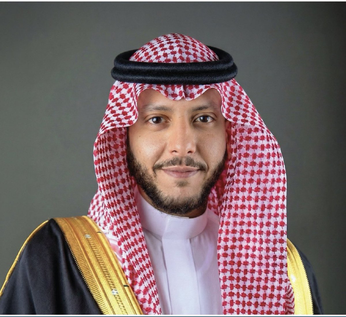 نبارك لصاحب السمو الملكي الأمير #سعود_بن_نهار بمناسبة صدور الثقة الملكية بتعيينه نائبًا لأمير منطقة #المدينة_المنورة. 
سألين الله لسموه التوفيق والعون في خدمة هذه البقعة المباركة وتحقيق المزيد من التنمية والأزدهار للمنطقة .