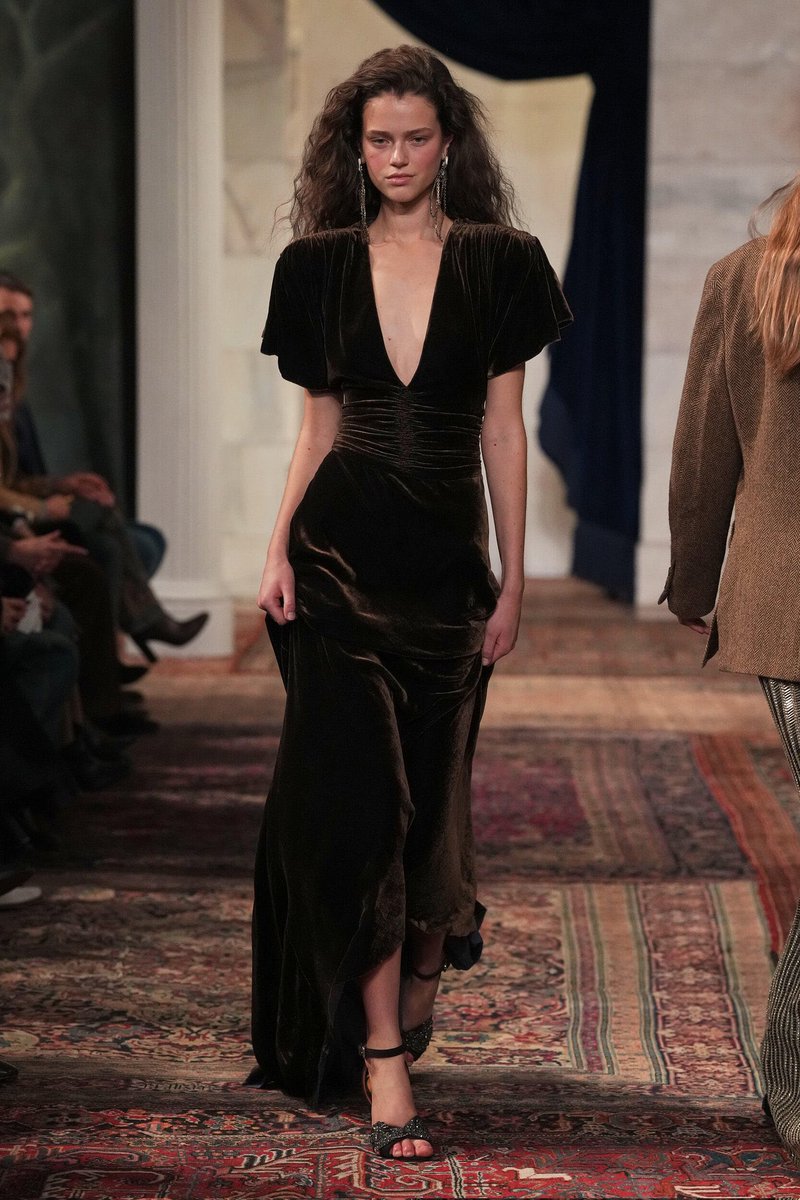 khai ⋆ tweet media