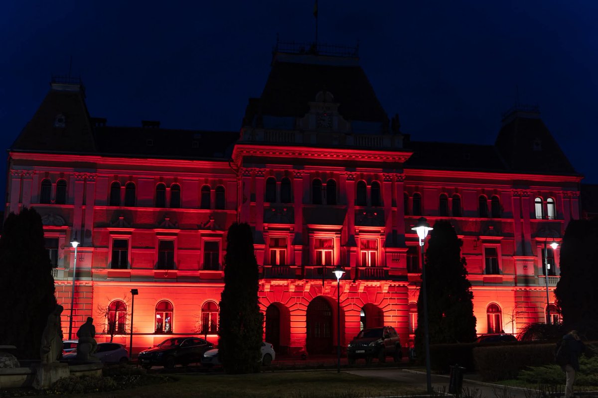 BotondBalassi's tweet image. 📞 Tegnap volt a 112-es segélyhívószám nemzetközi napja! 🚨
Ez a nap arra emlékeztet minket, hogy egyetlen szám is elegendő lehet az életmentéshez. 👮‍♂️🚑🔥

#SOS112
#Segélyhívó 
#GyorsSegítség 
#Életmentés 

Fotó: Székelyudvarhely Városa