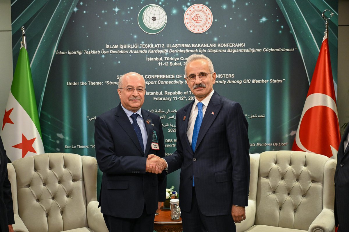 Suriyeli mevkidaşım Sayın Yaarub Bader ile bir araya geldik.

Suriye’nin yeniden inşa sürecini, ulaştırma ve altyapı başta olmak üzere atılabilecek somut adımları ele aldık.

Türkiye olarak, Suriye’nin istikrarına ve yeniden ayağa kalkmasına yönelik her alanda yapıcı katkı