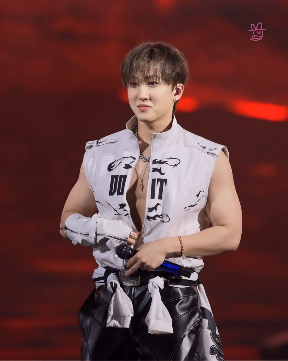 rainbow1115's tweet photo. 251019 dominATE : celebrATE
#StrayKids #Changbin #BangChan https://t.co/8VGN6nzjSe
