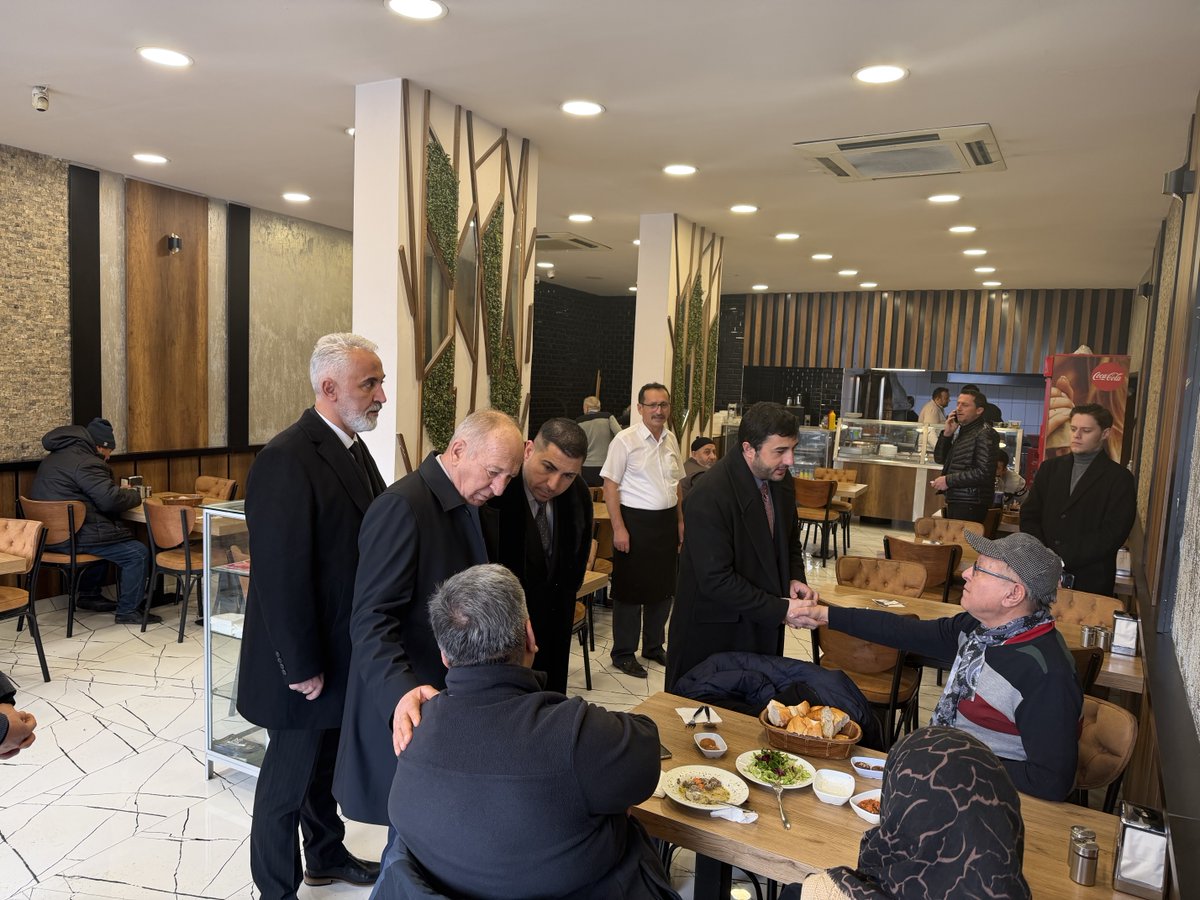 ErdoganOrhanTr's tweet photo. MYK Üyemiz Sn. Çağatay Yıldız, İl Yönetim Kurulu Üyelerimiz Sn.Can Ozan Kutlu ve Sn. Hacı Erdoğan, Beypazarı İlçe Başkanımız Sn. Erdoğan Orhan ile birlikte Beypazarı Tarihi Çarşı esnaflarımızı ziyaret ederek Genel Başkanımız Sn. Devlet Bahçeli Beyefendi’nin selamlarını ilettiler https://t.co/21TSav8lOm