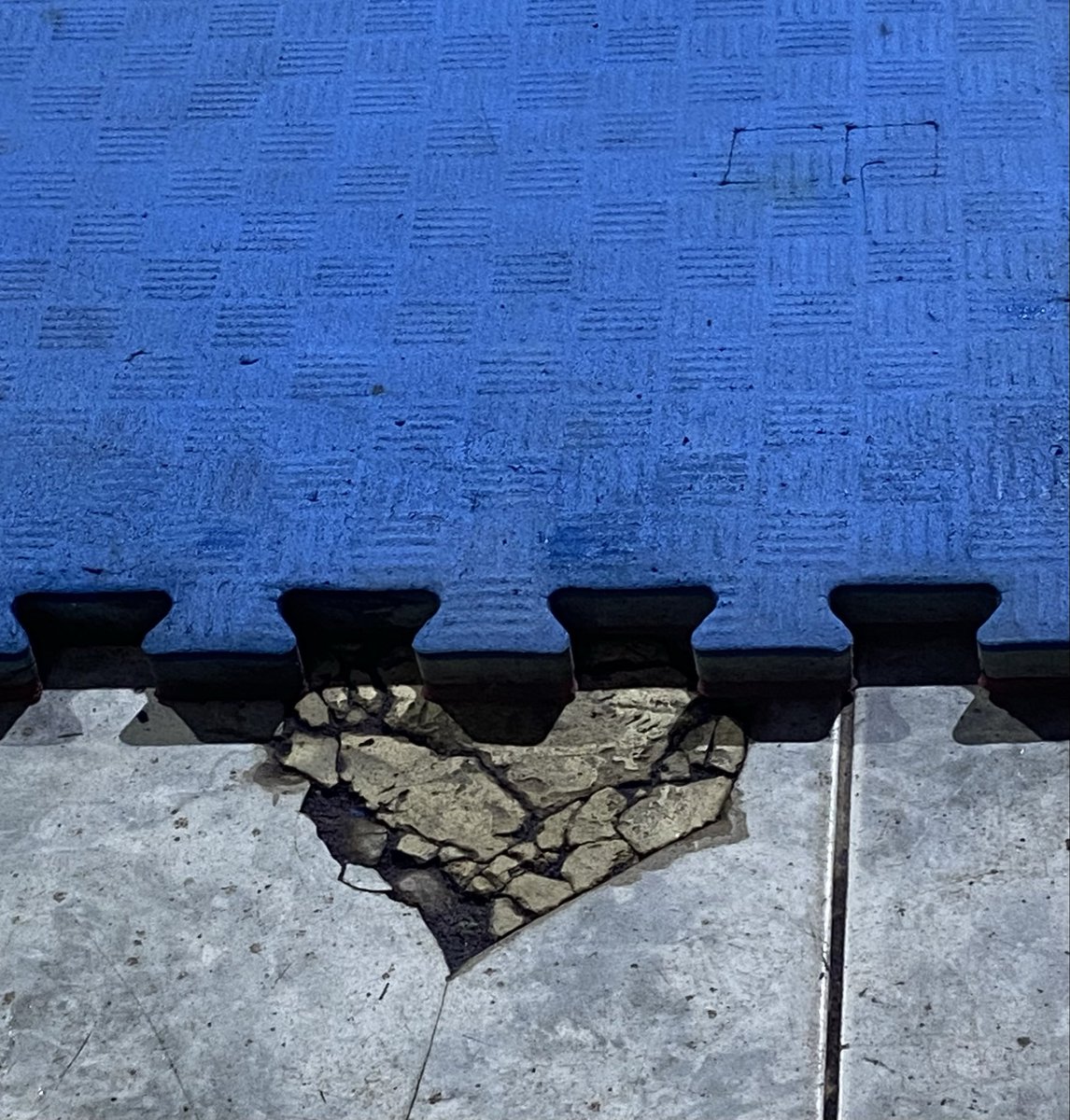 Allâh’ım, 
Hz.İbrâhîm değiliz lâkin; içimizdeki ateşi, serin ve selâmetli bir gül bahçesine dönüştür.
Amin