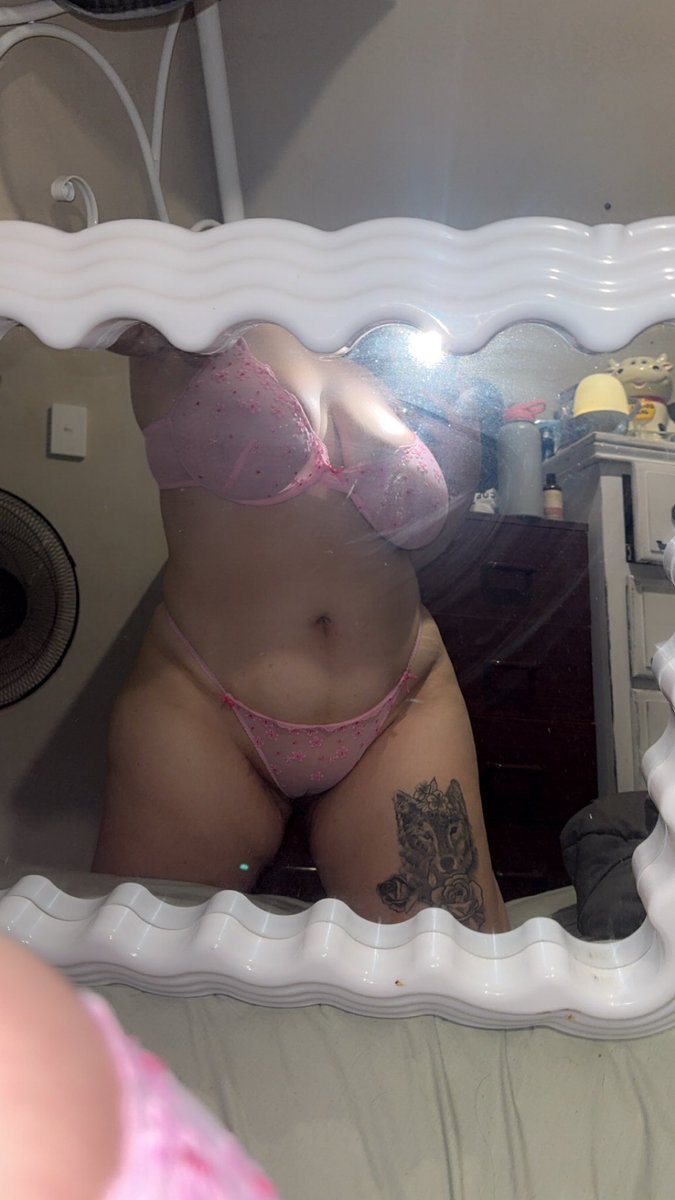 sunflwrlover1's tweet photo. God I can’t wait to sit on my daddy’s fat cock tonight https://t.co/WblRd8y06F