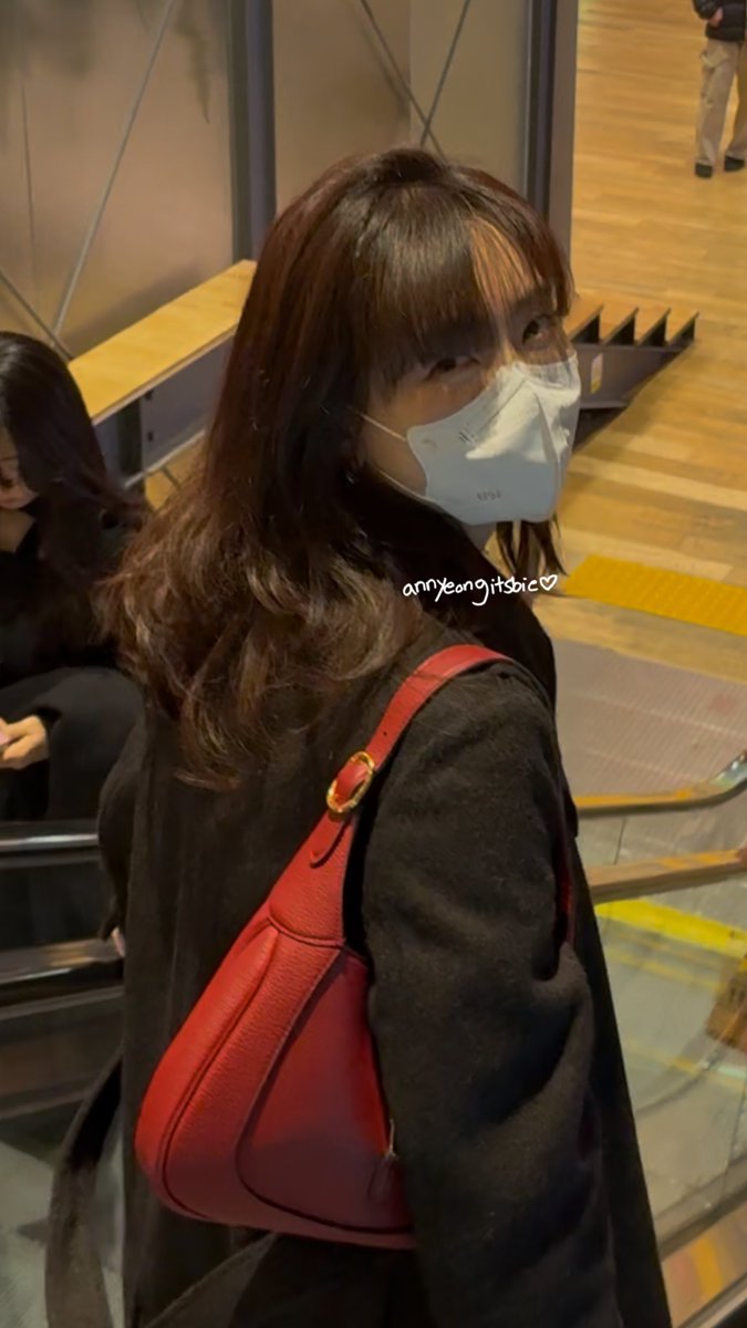 260212 파반느 PAVANE 
VIP PREMIERE 시사회

#ShinHyunBeen #신현빈