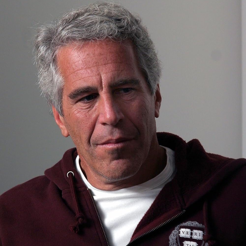 poponze's tweet image. MEU DEUS! Os Estados Unidos divulgaram que Jeffrey Epstein possui CPF ainda ativo no Brasil, a informação foi confirmada pelo G1.