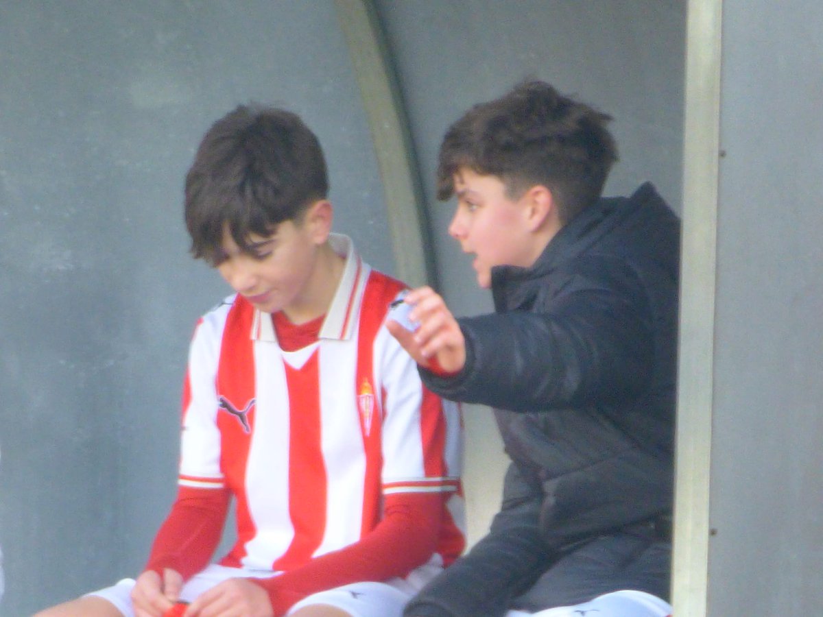 ⭕️ Con motivo del Carnaval, sólo Juvenil Nacional y Cadete disputan jornada liguera mientras que los Alevines y Benjamín "A" juegan amistosos.

🛀 Infantiles y Benjamín "B", descansan.

👀 Los señalamientos y horarios, en este enlace 👇🏻

efmareo.com/agenda/senalam…

#CanteraRSG