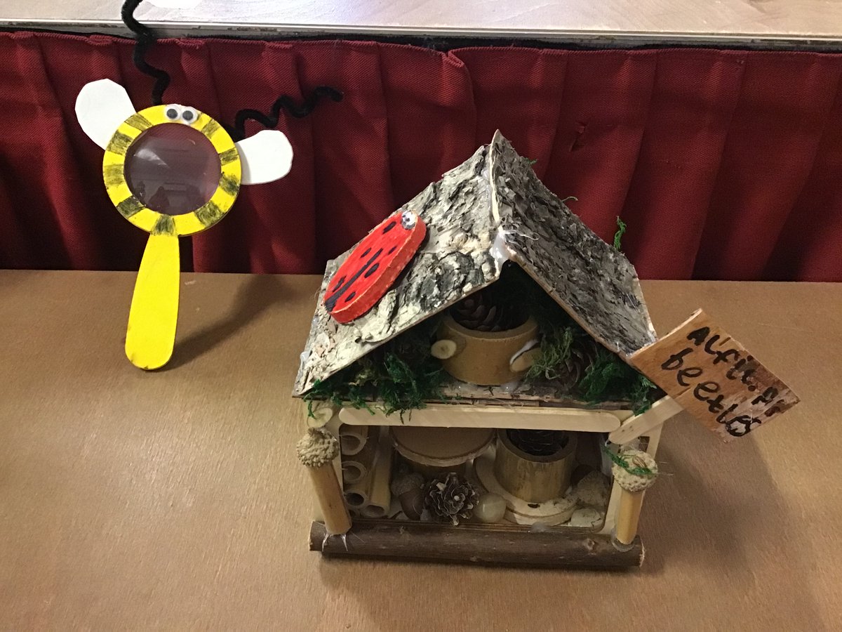 Rotherhamcreat2's tweet image. A busy afternoon at Bramley Sunnyside Infants with Yr1 children and families for our It's A Bug's Life family learning. We designed and made Bug Hotels and Mini beast Magnifying Glasses. Amazing team work and brilliant imaginations. #fabulousfamilies #teamwork #learningtogether