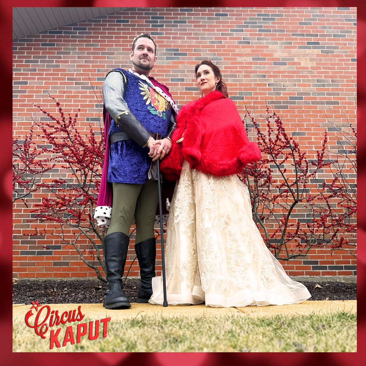 The King and Queen of the Circus! 🫅👑Ready to make a special appearance at your next royal event. #circuskaput #stlouis #costumedcharacters