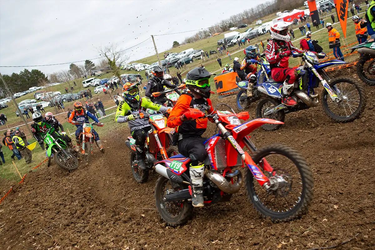 Le Championnat France Cross-Country (CFCC) franchit une nouvelle étape  avec l'introduction d'évolutions pour 2026
Ces changements, qui impactent
identité visuelle des motos, 
déroulement des courses 
dotations sportives 
gestion numérique

 buff.ly/e3T9IFZ