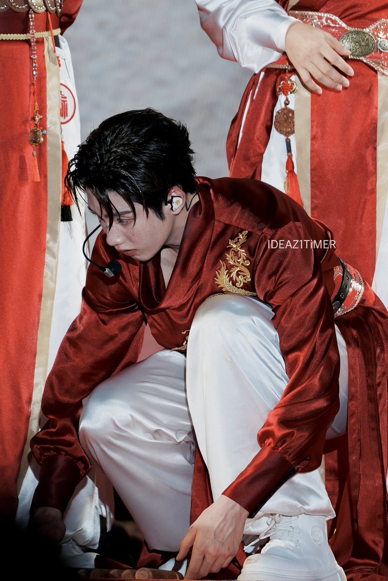 Good boy ❤️

CNY ICONSIAM WITH BUS
#PHUTATCHAI 
#BUSCNYatICONSIAM
#ICONSIAMCNY2026