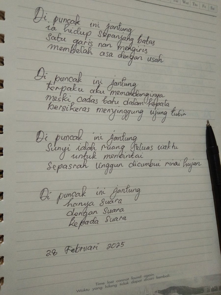 dekatalis's tweet photo. di puncak ini jantung
sunyi ialah ruang seluas waktu
untuk mencintai
sepasrah unggun dicumbui rinai hujan https://t.co/z5uldc8Hji