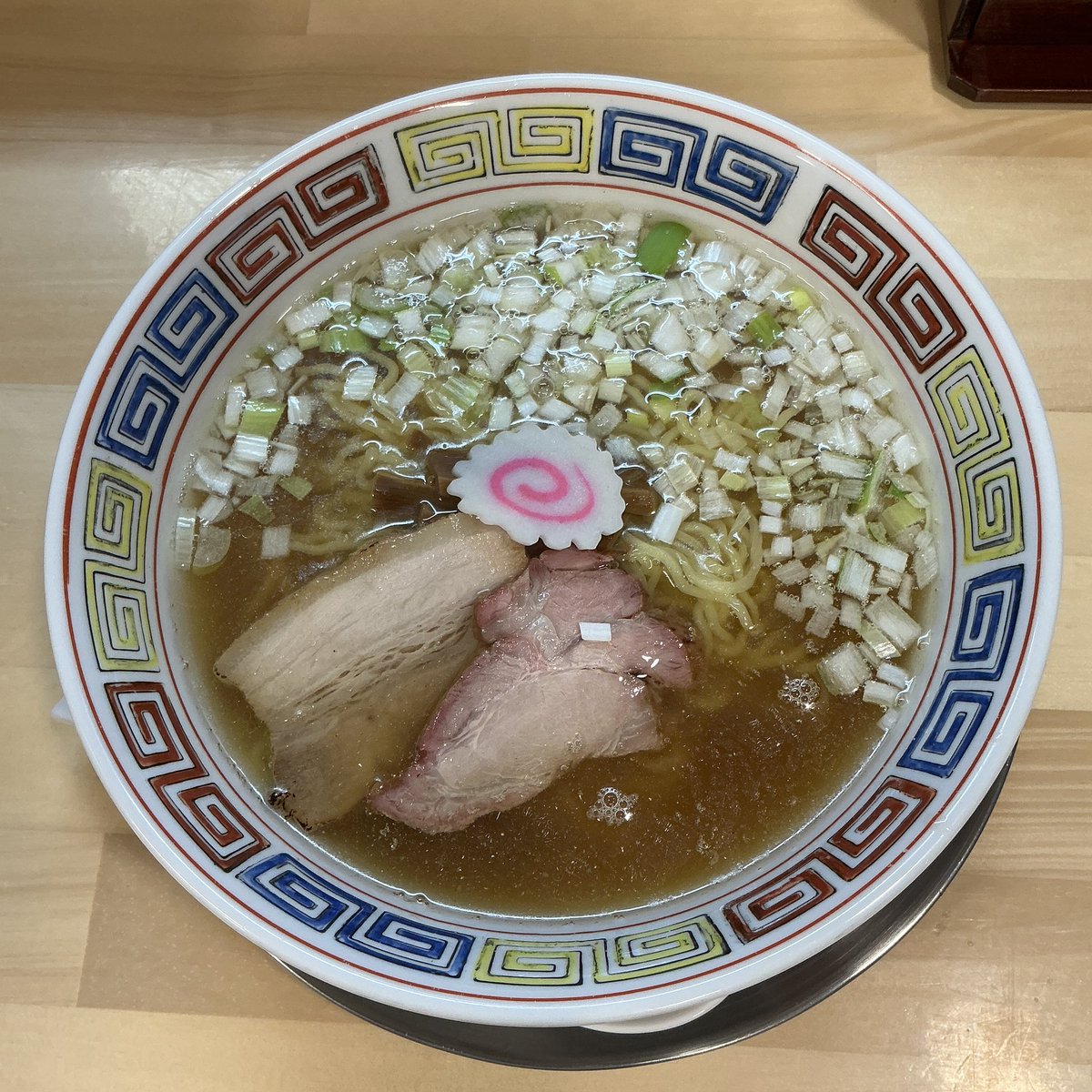 watanabejuan's tweet photo. 武蔵中原「中華そば 光」で、中華そば。「竹末東京」出身の方らしいです。ふんわり煮干しで、ざっくり言えばネオノスな仕上がりです。良いお店に育っていきそうな雰囲気です。 https://t.co/cAcTxjrXoZ