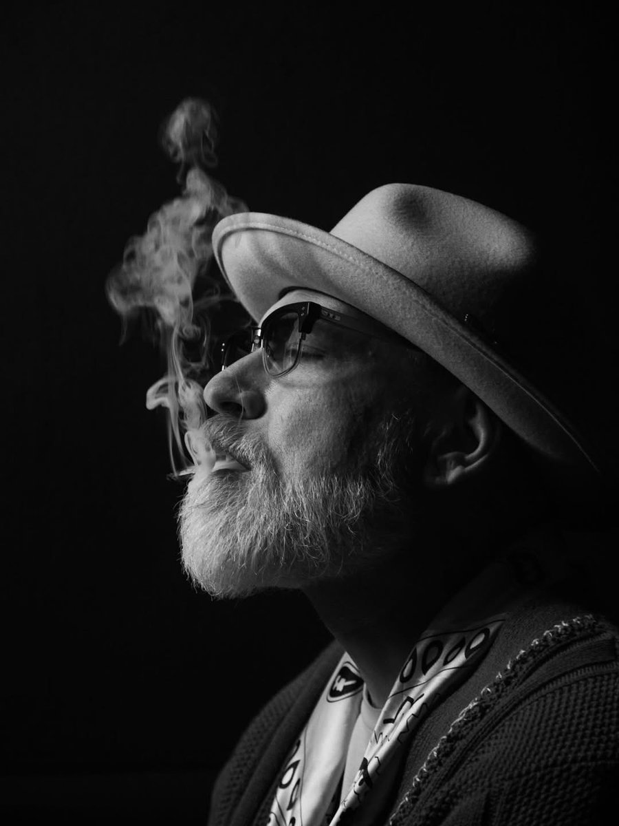 Mr. Whitefolks tweet media