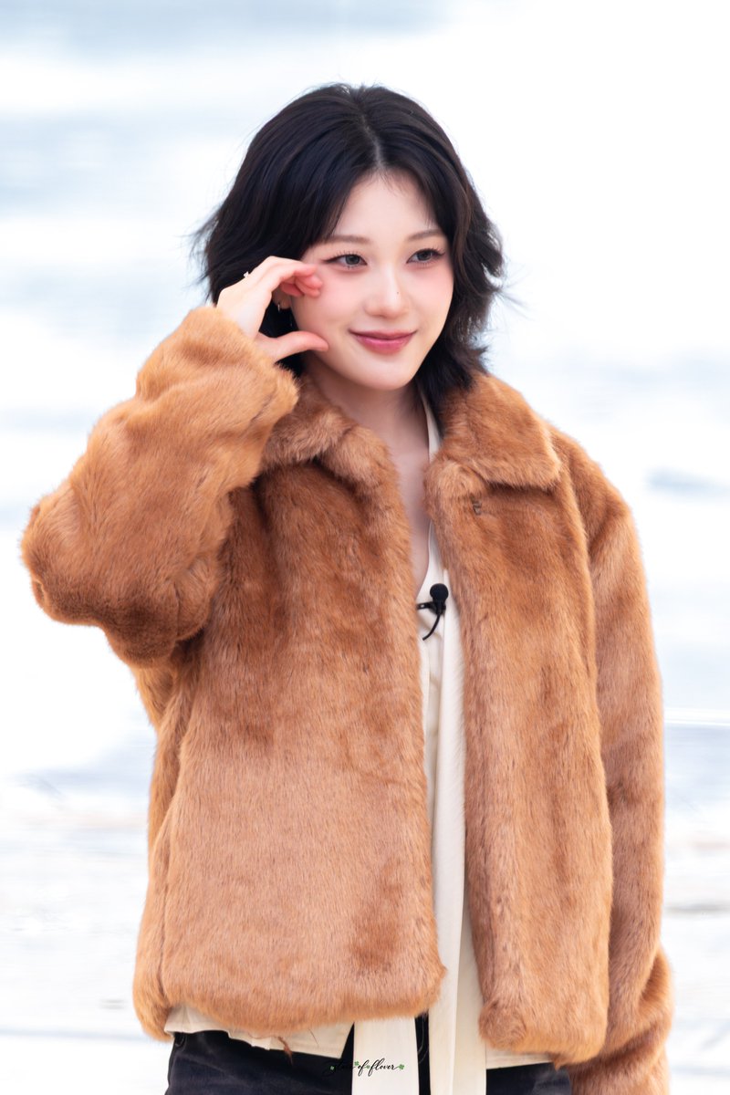 26.02.12 덕밥집 - 이서연

처음 본 서연이 실물에 할말을 잃음..
말 안되네 진짜 
특히 가오리 웃음에 홀려버림 헤헤헤헤...

#이서연 #YSY #덕밥집