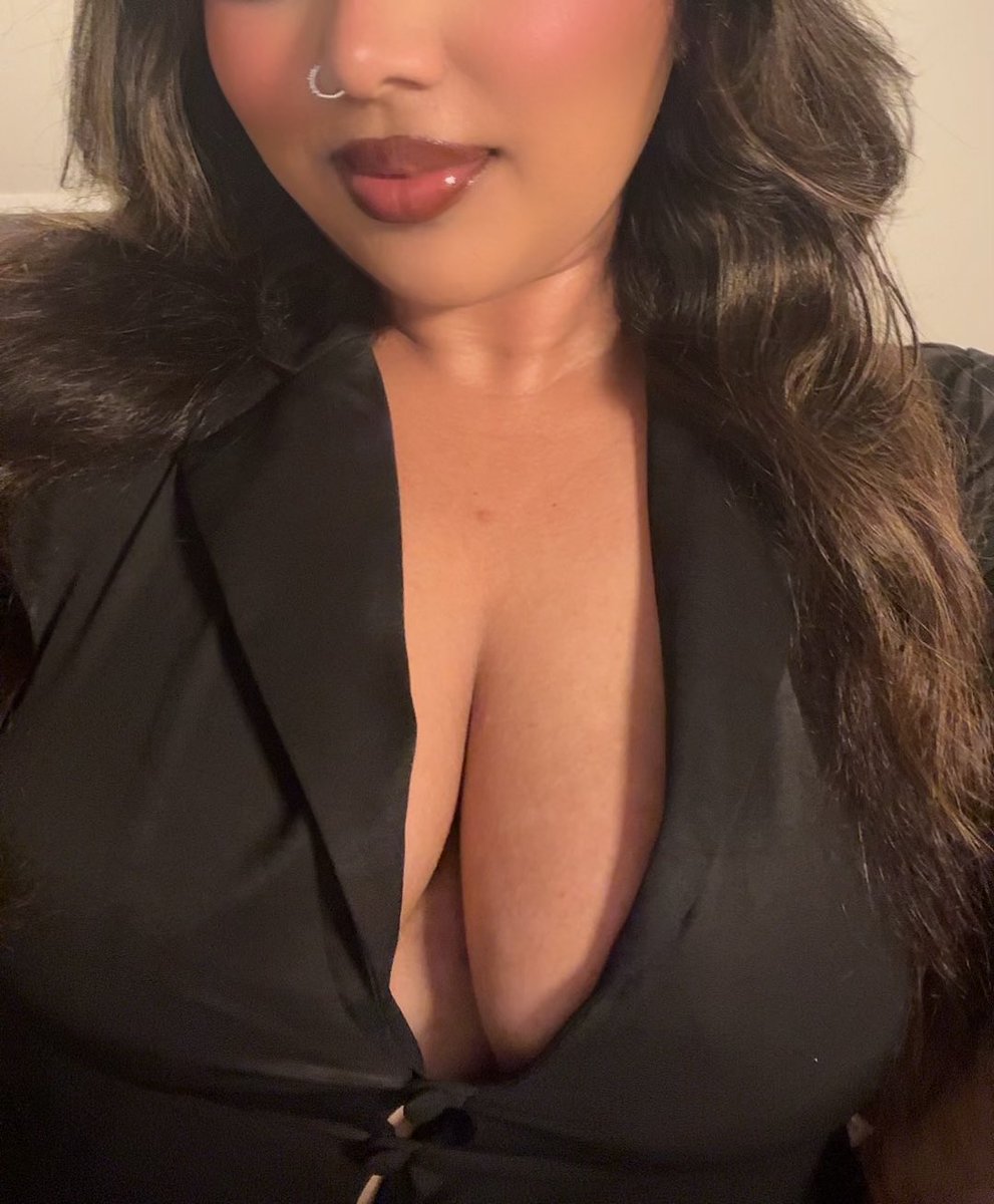 bollywoodbunnyy's tweet image. 🖤🖤🖤 #OOTN #desigirl