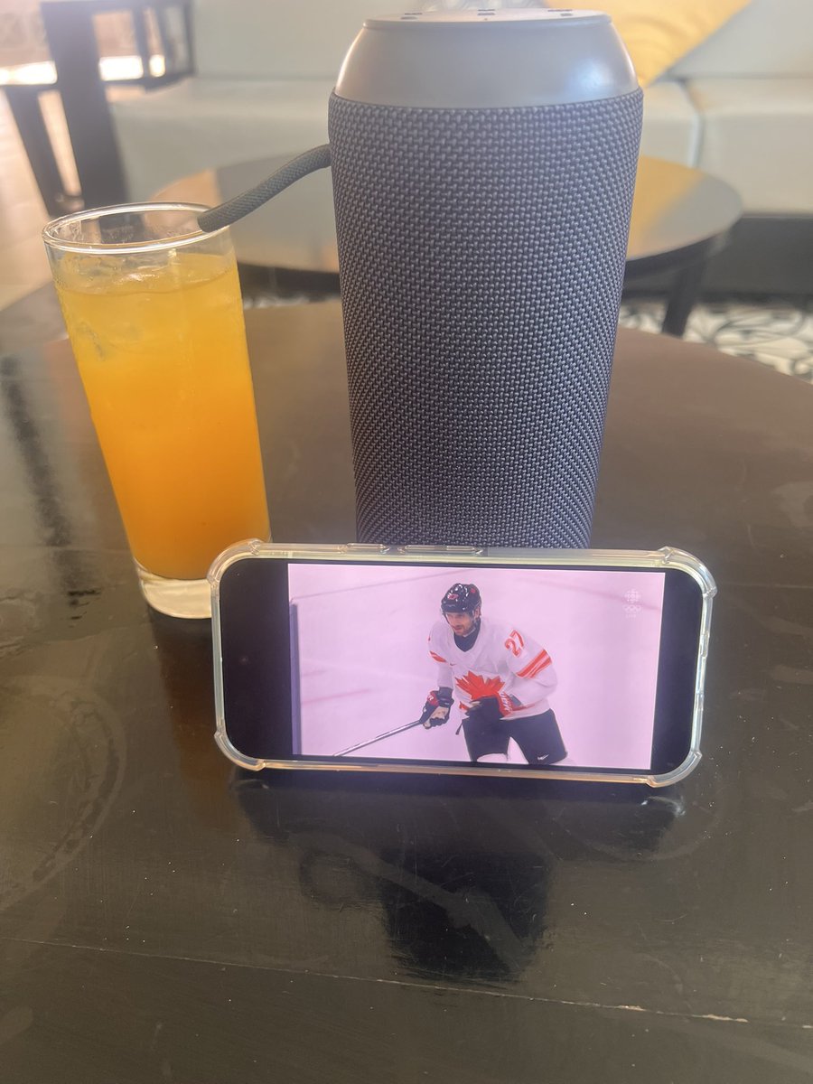 stupidhatsinc 🇨🇦 tweet media